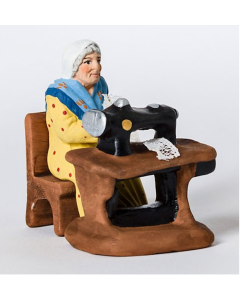 Painted santon - The seamstress
